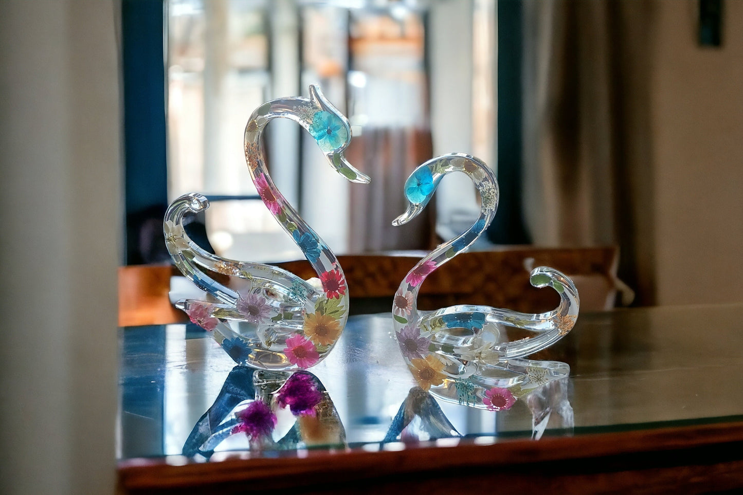 Resin Swans Mantle Piece Table Decor