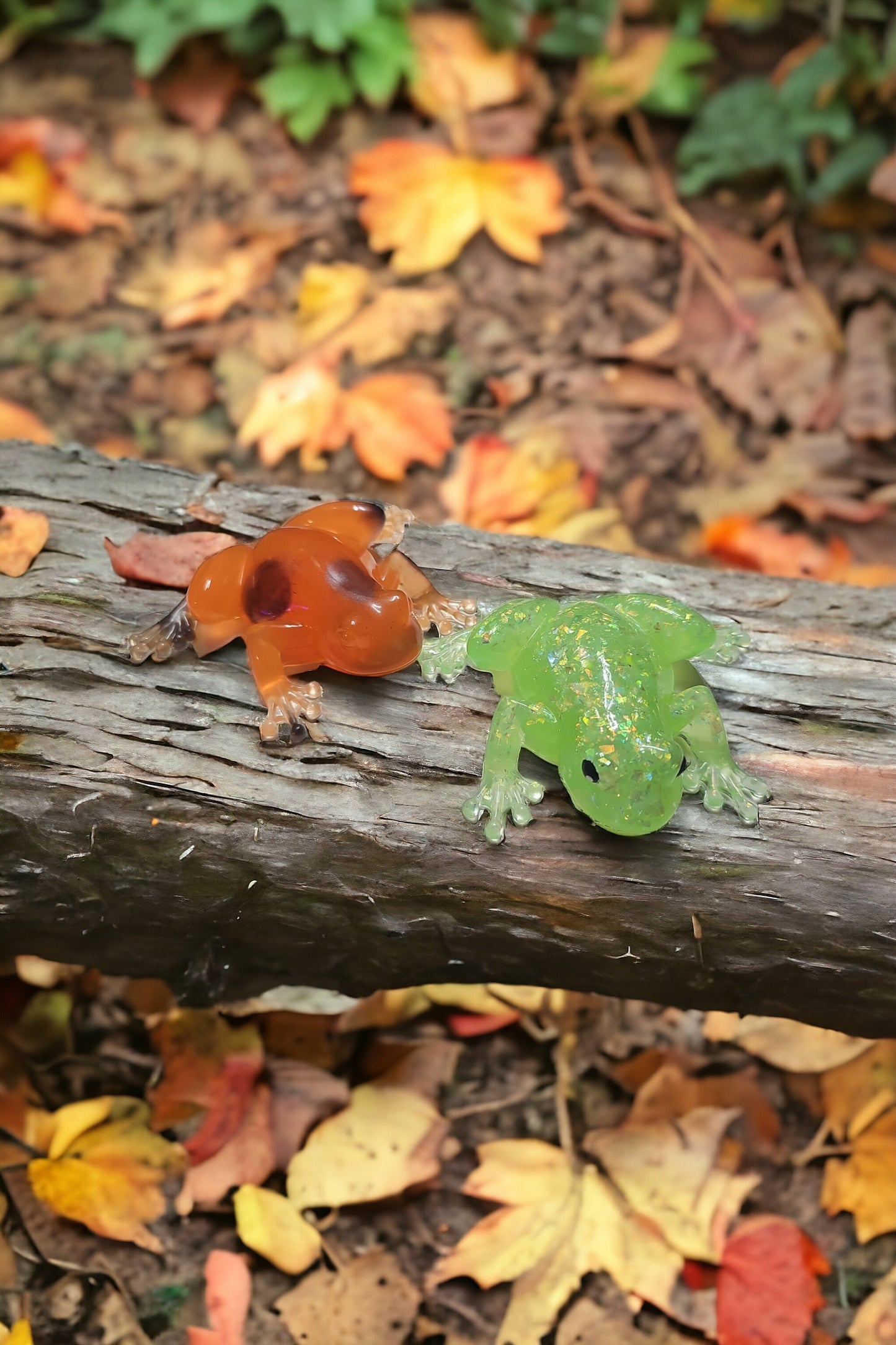 GLOW Resin Frog Decor