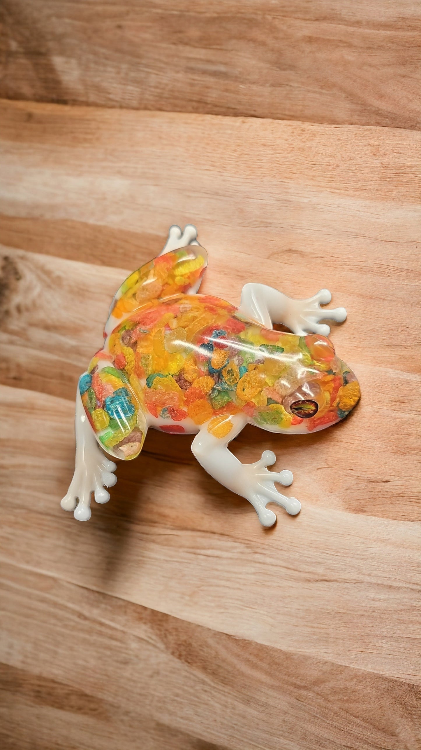 Resin Cereal Frog Decor
