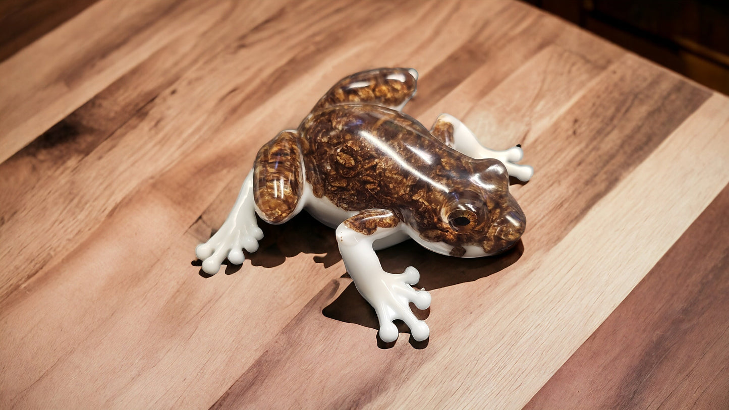 Resin Cereal Frog Decor
