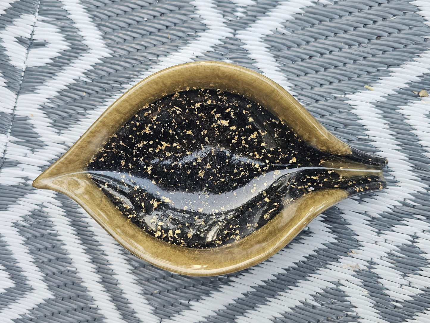 Crushed Glass Resin Soap Dish
