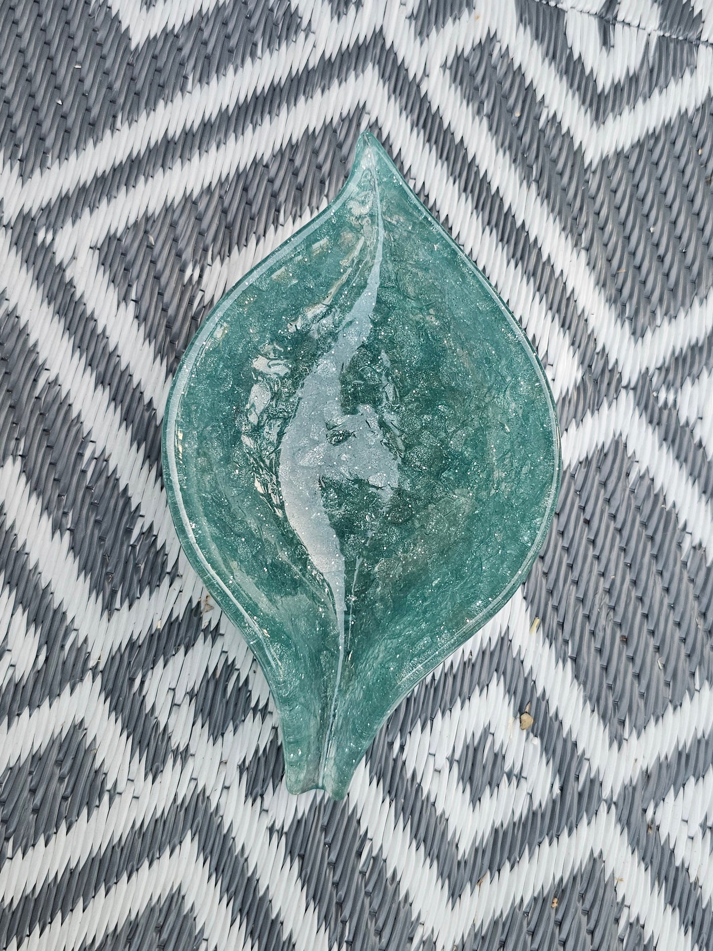 Crushed Glass Resin Soap Dish
